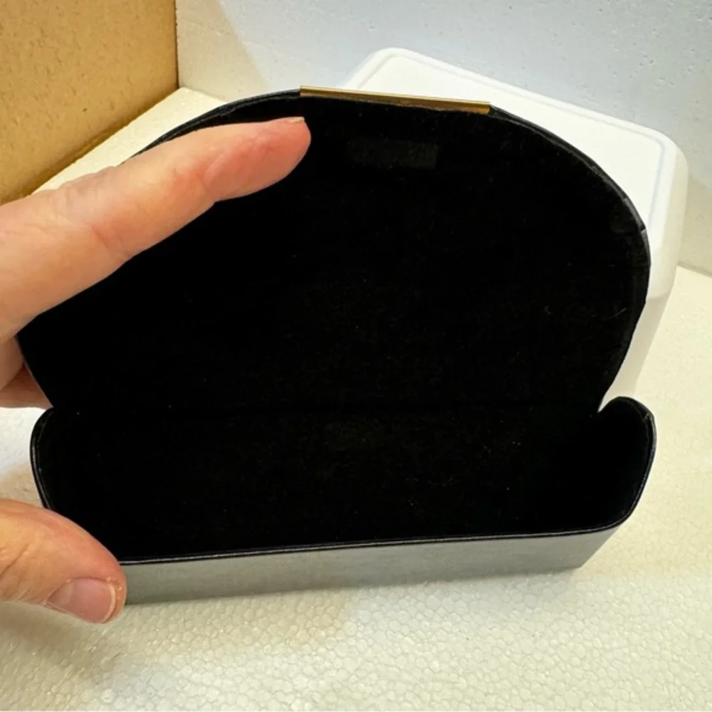 Christian Siriano Eyeglass Case Hard Shell Leather‎ Magnetic Closure Carrier EUC